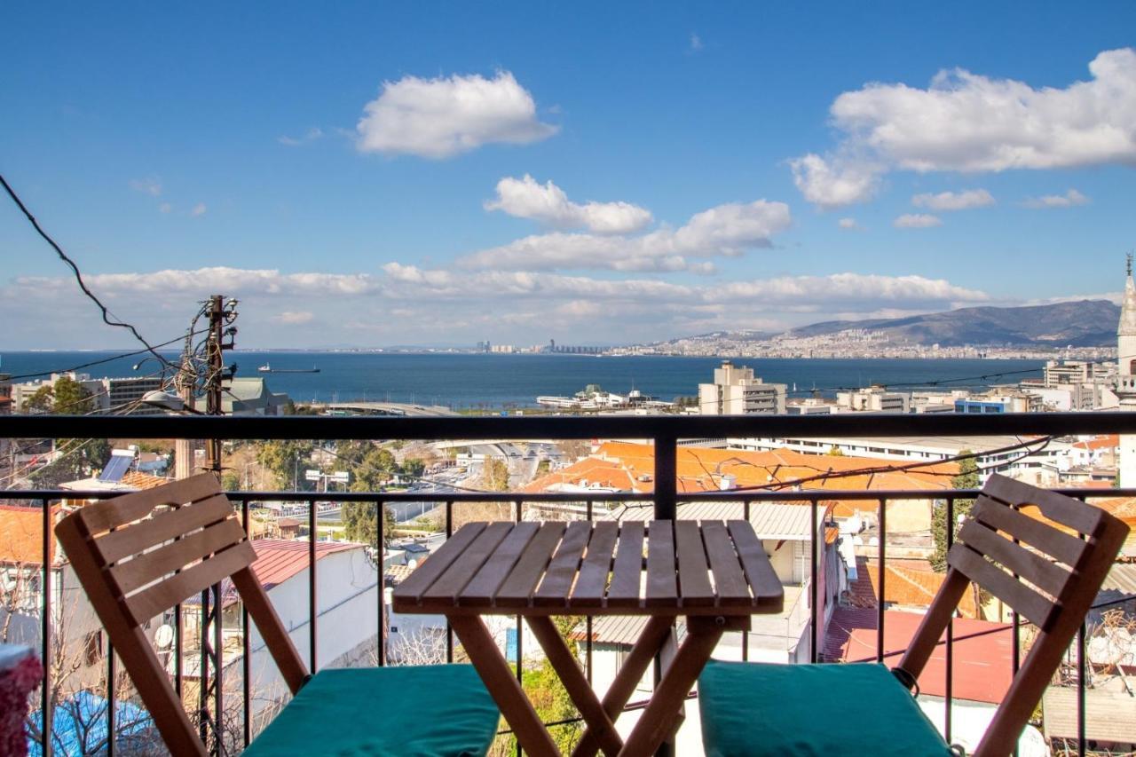 Hébergement de vacances Lovely House With Sea View And Backyard